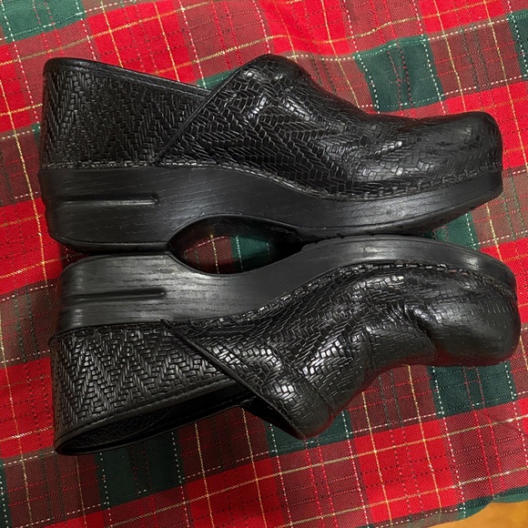 Dansko Black Mules/Clogs - Picture 7 of 8